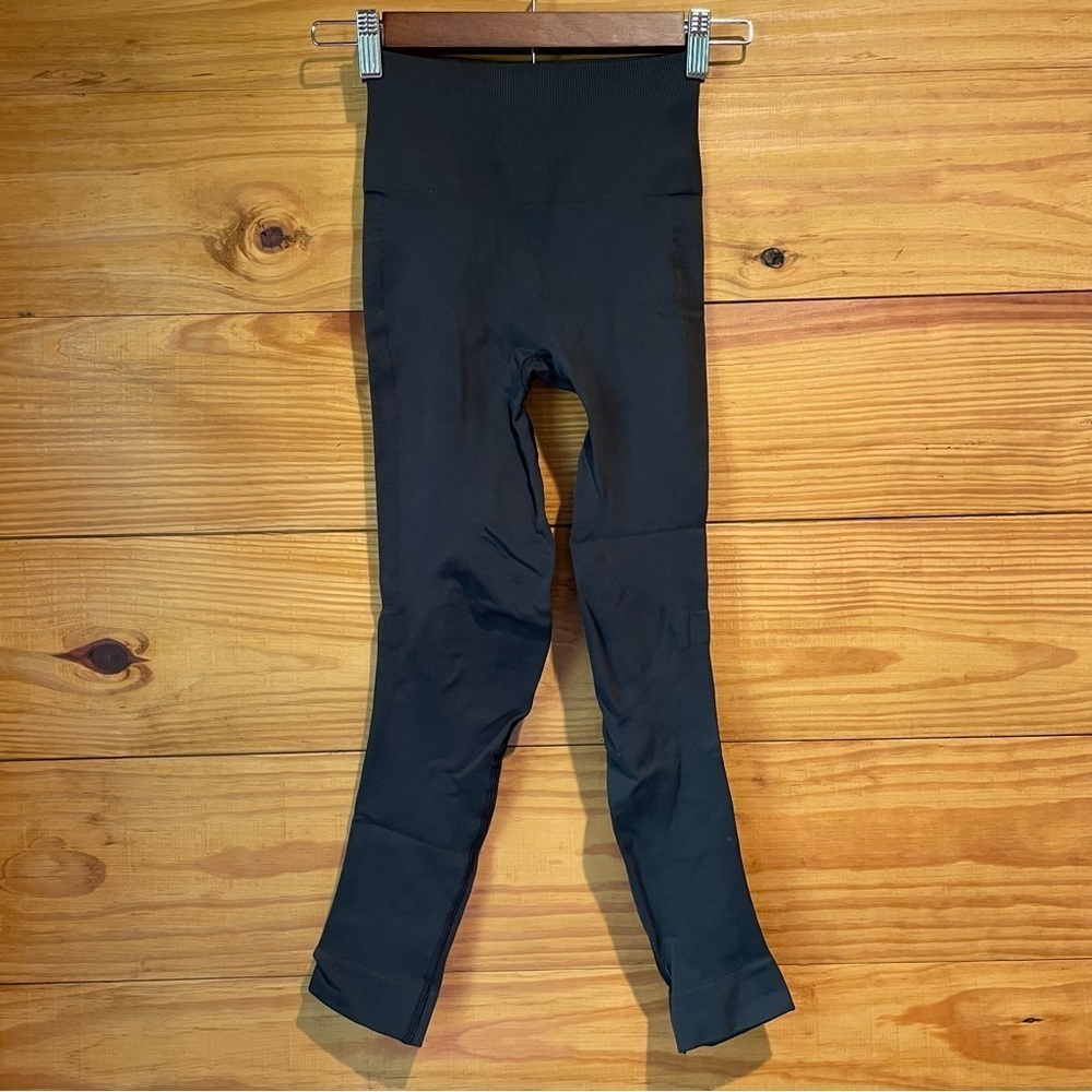 Lululemon Zone In Crop High Rise Activewear Workout Leggings 2 Black W6F11S